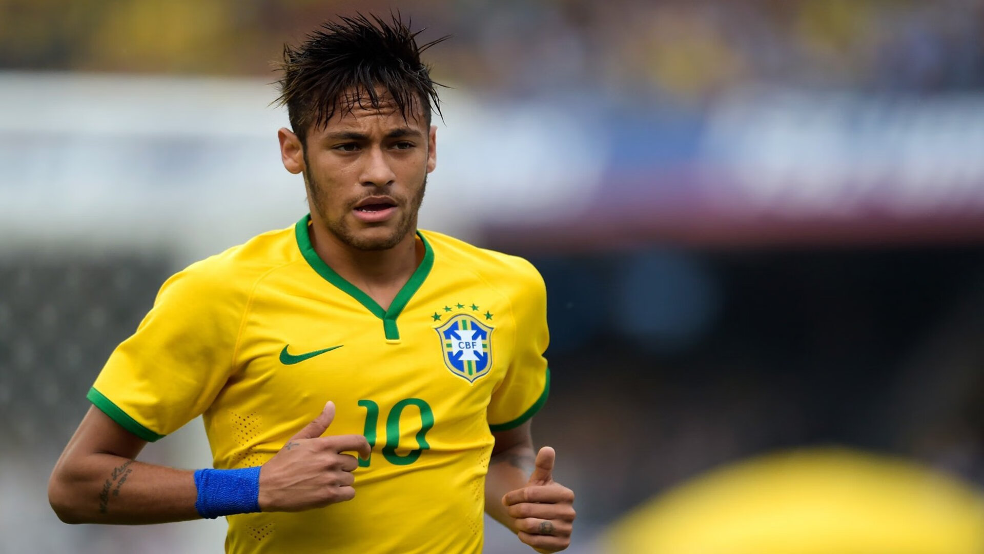 “中超联赛争冠激烈,豪门之间火花四溅”,中超联赛大结局阶段